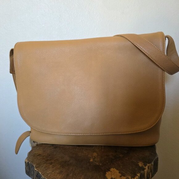 Rare Vintage COACH 4902 Crossbody Flap Bag Tan Pebbled Leather Auth USA - Picture 2 of 16
